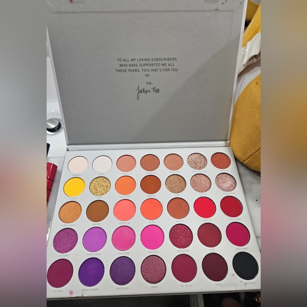 Jaclyn Hill Eyeshadow Pallette Volume 11 Morph